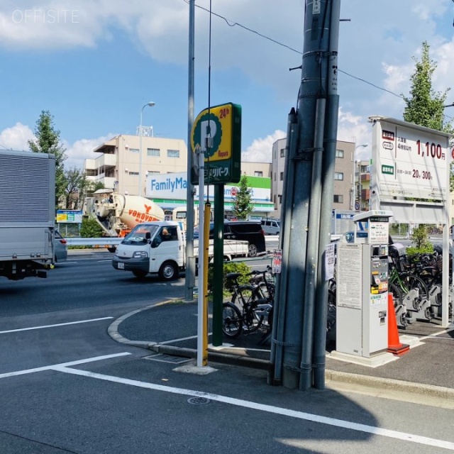 アーク赤羽 ビル前面道路