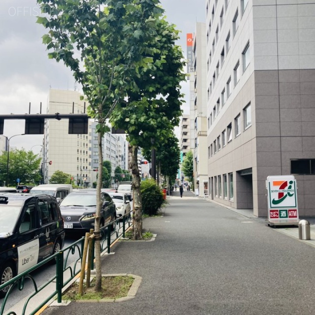 住友生命東神田ビル ビル前面道路