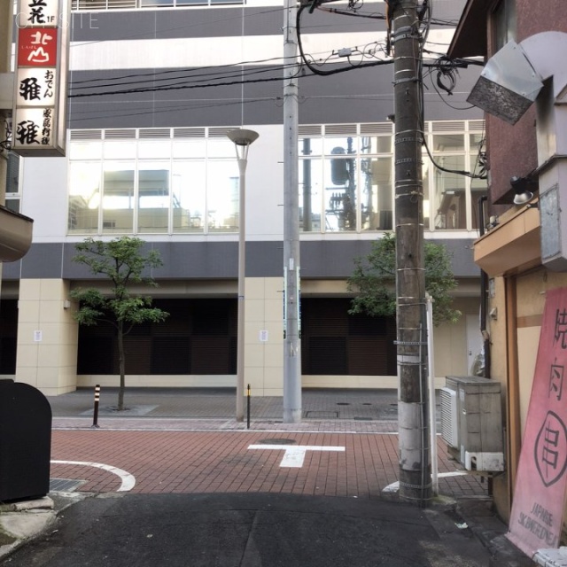 ル・グラシエルBLDG.41 ビル前面道路