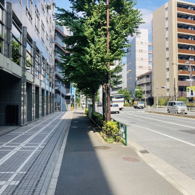 ヒューリック高田馬場ビル ビル前面道路