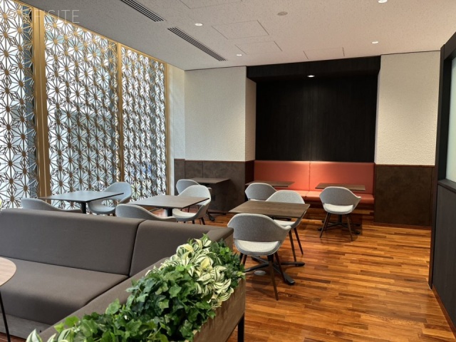 明治薬科大学剛堂会館 エントランス