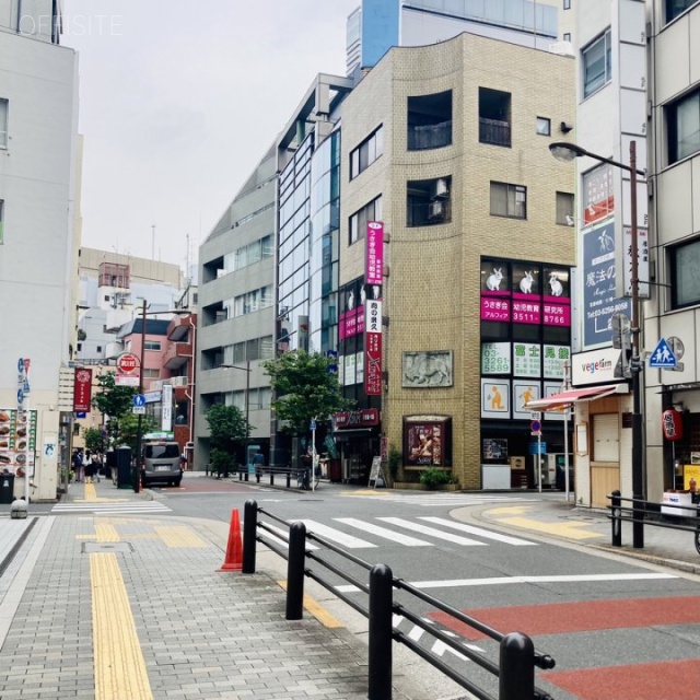 富士見ヒルズ ビル前面道路