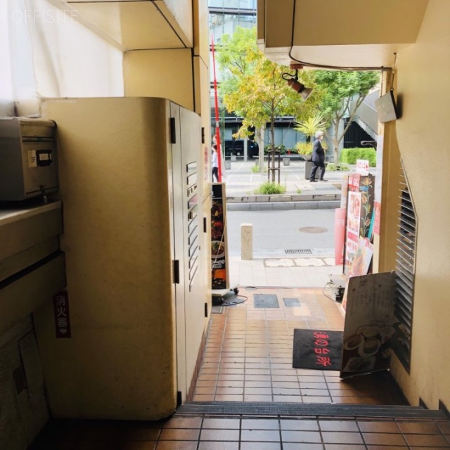 赤坂ウエストビル エントランス