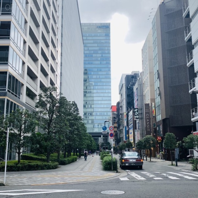 神田石川ビル ビル前面道路