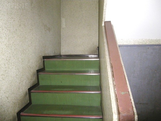 イーストンビル 画像