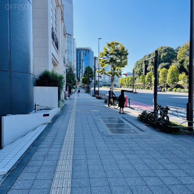 新東洋赤坂ビル 前面歩道