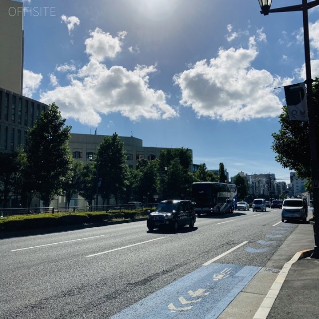 PMO麹町 ビル前面道路