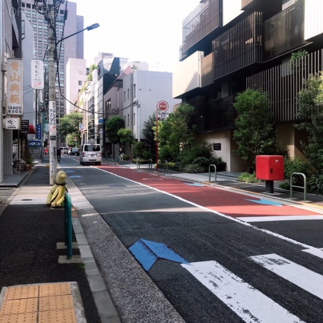 竹中ツインビルB棟 ビル前面道路