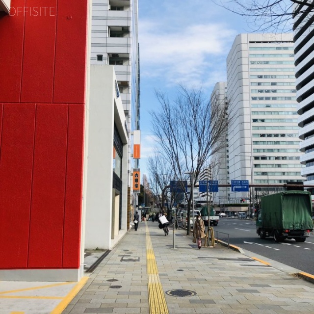 SIビル青山 ビル前面道路