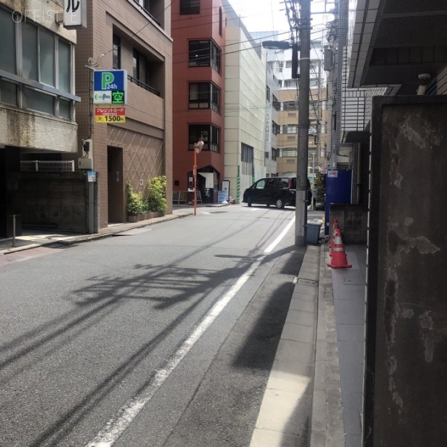 大洋秋葉原ビル ビル前面道路