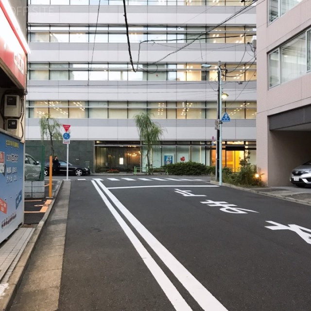 萩原ビル ビル前面道路