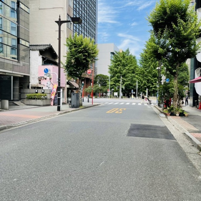 浜町平和ビル ビル前面道路