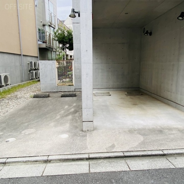 デュオ表参道 駐車場