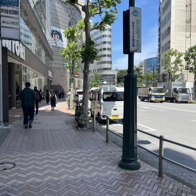 渋谷宮田ビル 前面歩道