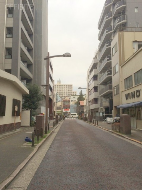 マキノビル ビル前面道路