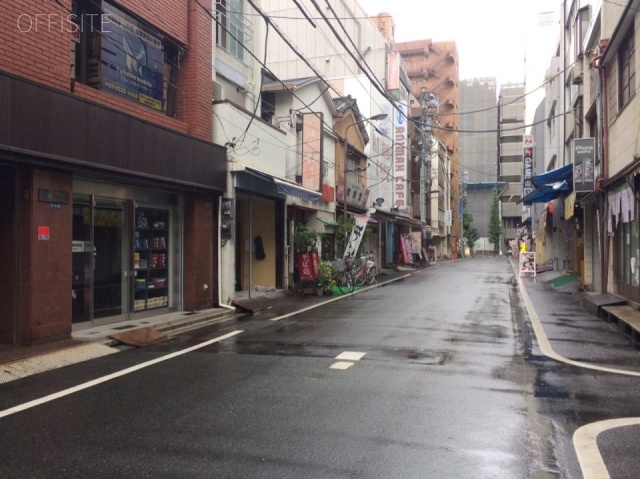 外神田三丁目ビル ビル前面道路