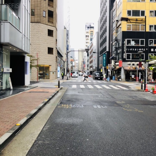 銀座三鈴ビル ビル前面道路
