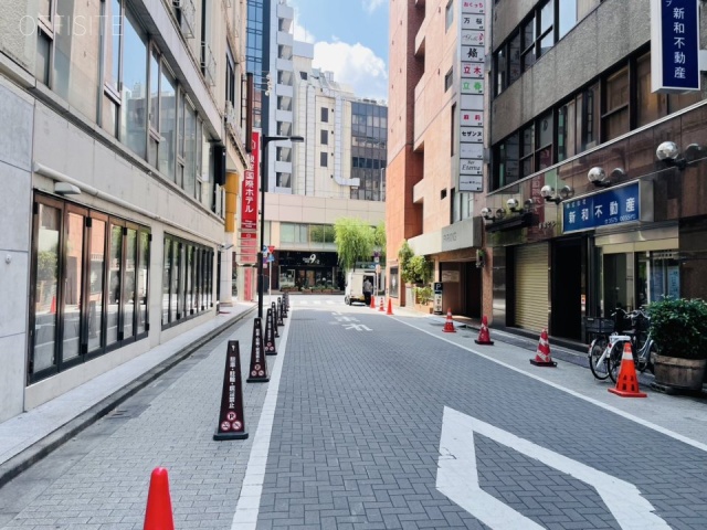 銀座全線座ビル 側道
