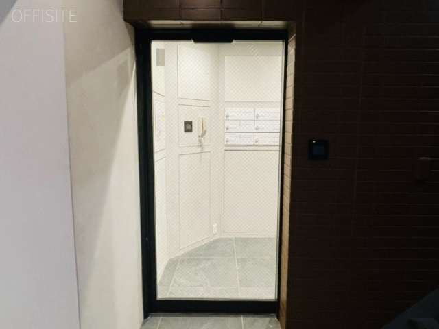 NOVEL WORK AKIHABARA　オフィスビル出入口