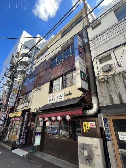 秋山ビル 外観