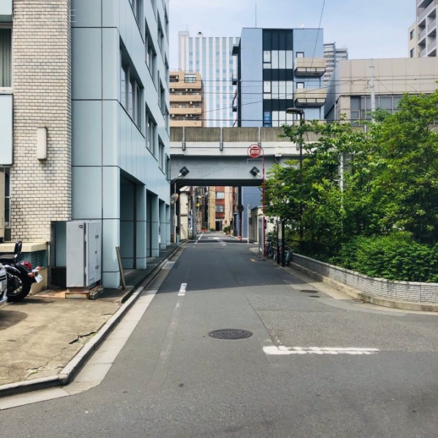 秋葉原KKビル ビル前面道路