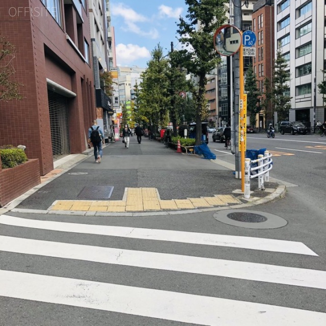 東横ビル ビル前面道路