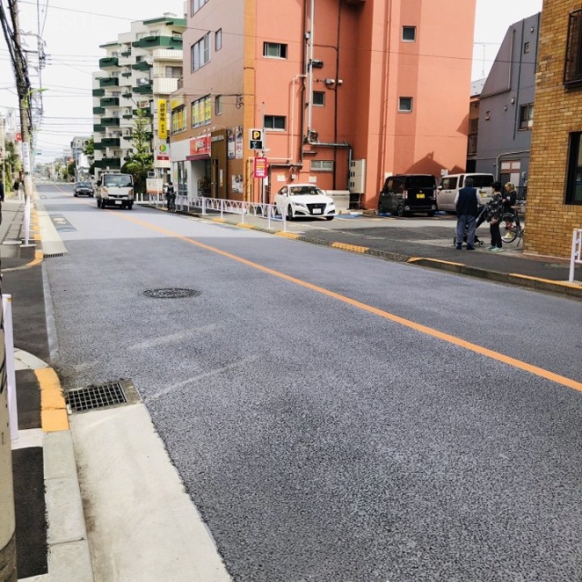 YMTビル 前面道路