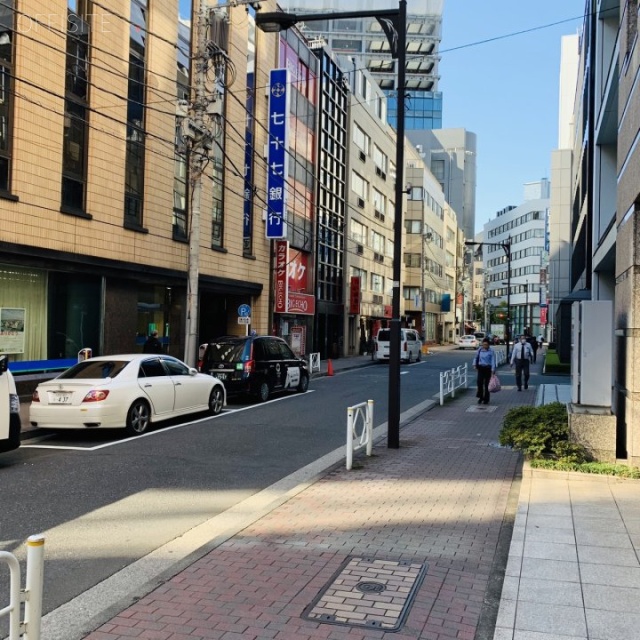 岡地茅場町ビル ビル前面道路