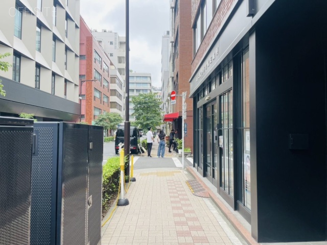 碧山ビル　前面歩道