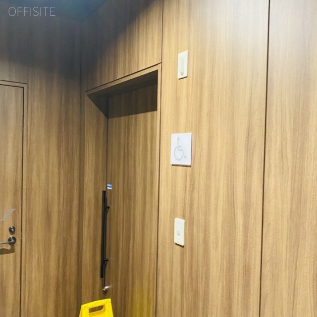七十七銀座ビル　エントランス