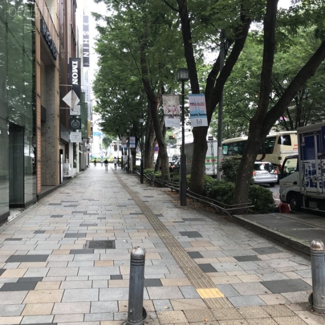 ミナガワビル ビル前面道路
