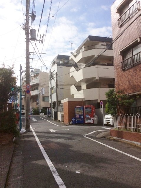 エビヤビル ビル周辺道路