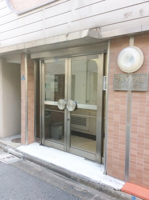 内田ビル エントランス
