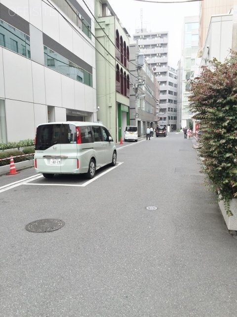 1-8-15ビル ビル周辺道路