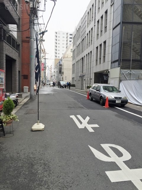 松屋ビル ビル前面道路