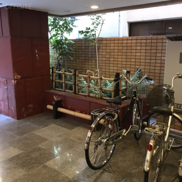 池袋山口ビル 駐輪スペース