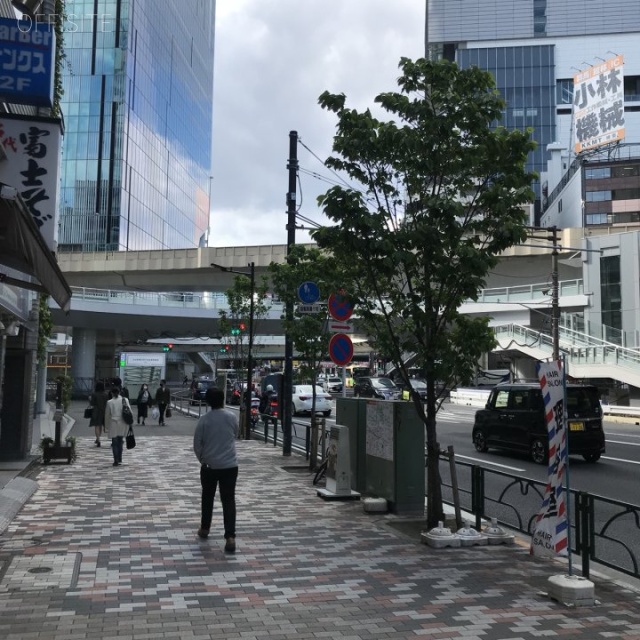 佐藤エステートビル本館 ビル前面道路