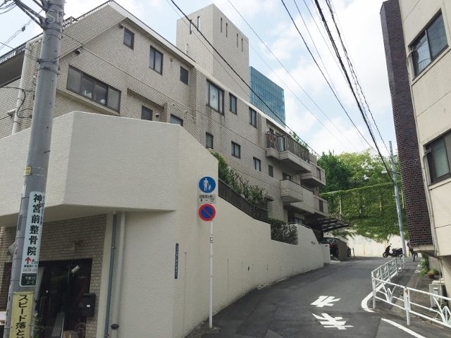 ウィルコート ビル前面道路