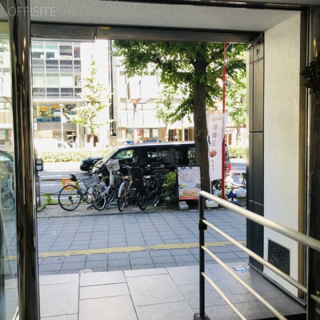 新宿島津ビル エントランス