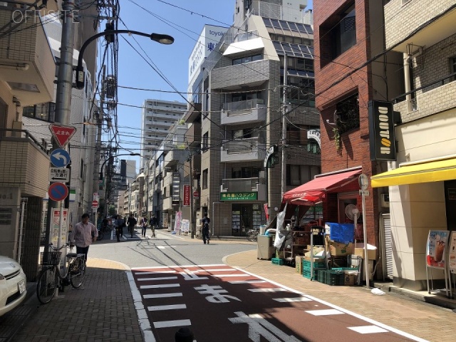 中村ビル ビル前面道路