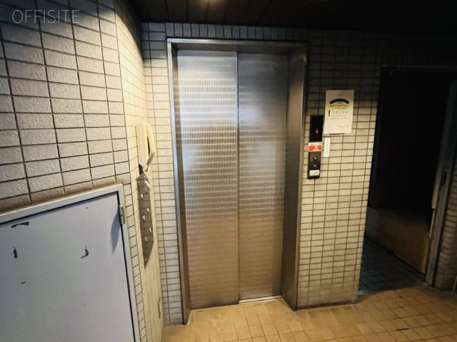 井手口ビル エントランス