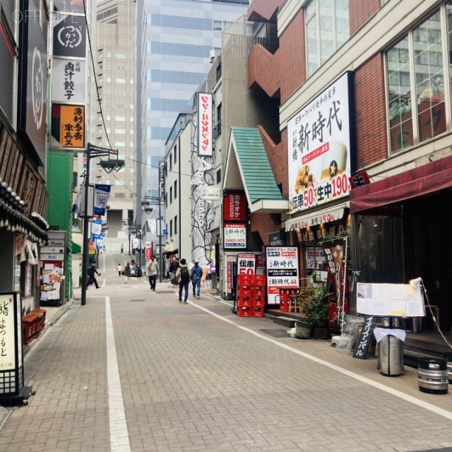 フォースワンビル　前面道路
