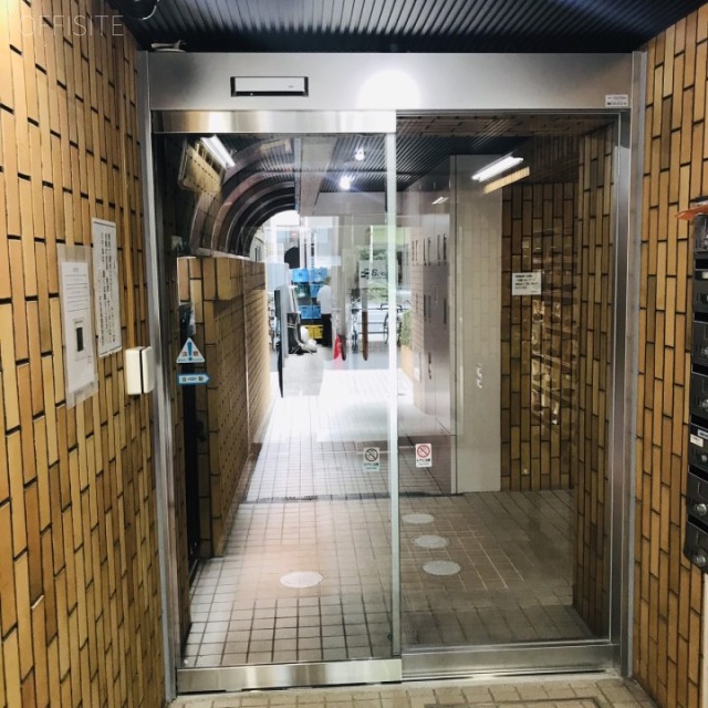 ニューライフ新宿参番館 エントランス