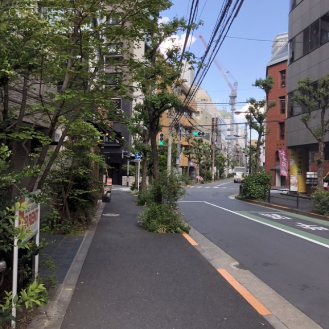 相互二番町ビルディング別館 ビル前面道路