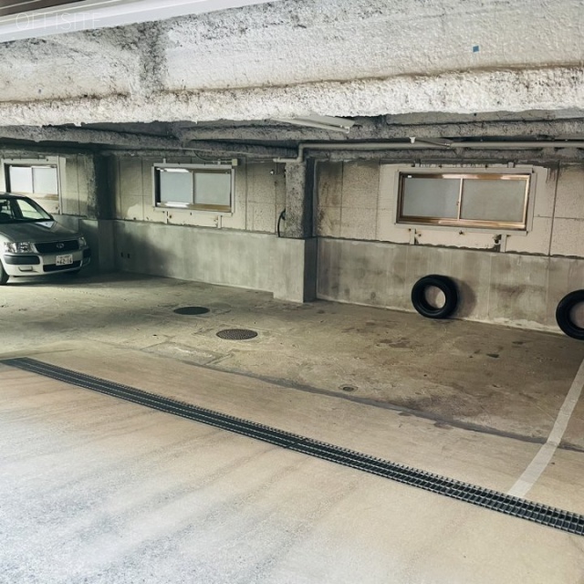 小澤ビル 駐車場