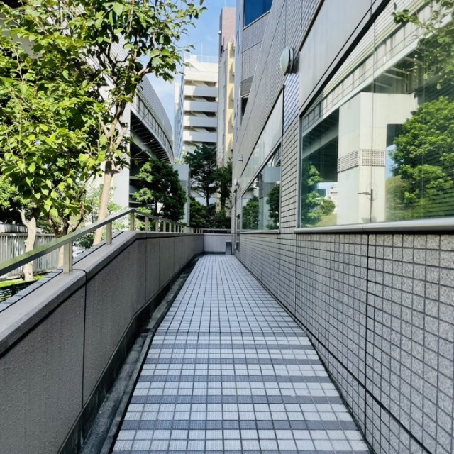 東宝江戸川橋ビル 背面通路