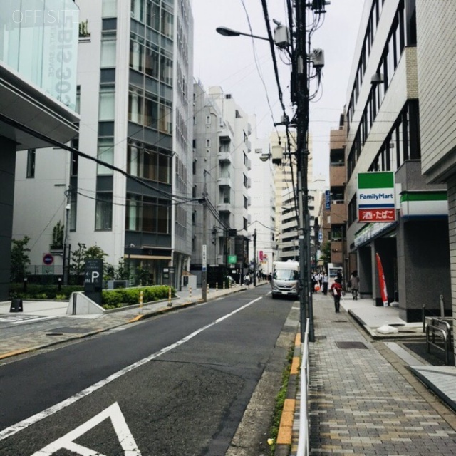 ウノサワ東急ビル ビル前面道路