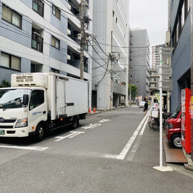 福原ビル ビル前面道路