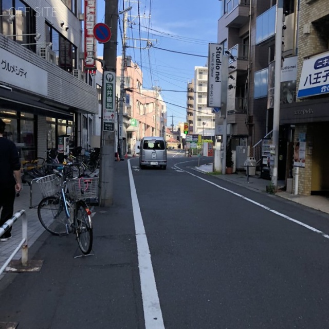 土屋ビル ビル前面道路