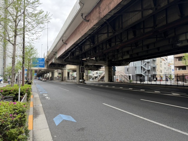 千代田寿ビル　前面に昭和通り